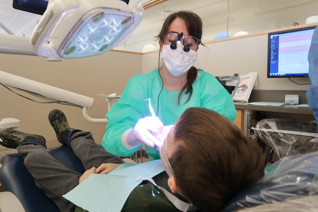 How a Dentist Can Provide Dental Services